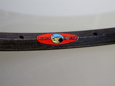 Wooden rim for tubular tires 
